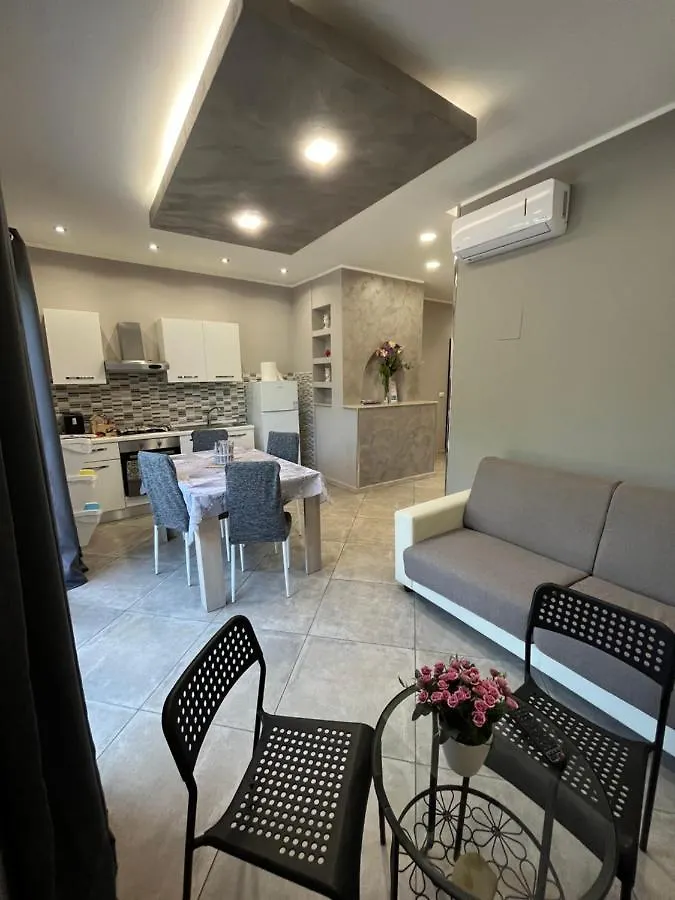 Appartamento Casa Ferdinandea Aeroporto di Catania Fontana Rossa