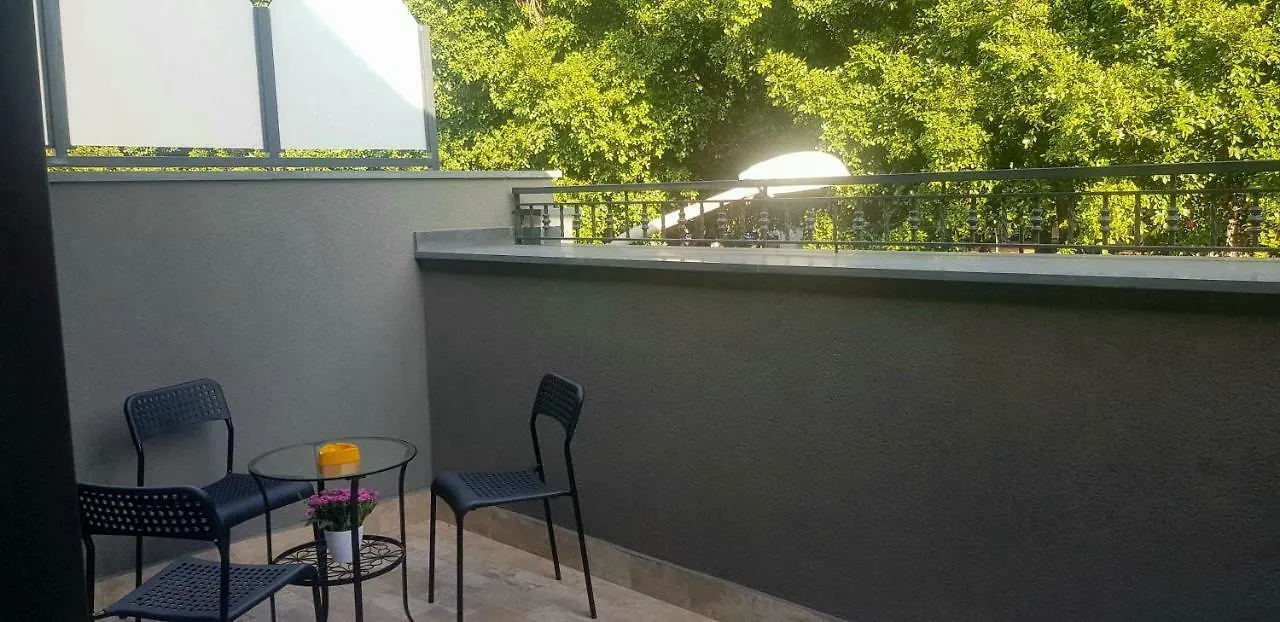 Appartamento Casa Ferdinandea Aeroporto di Catania Fontana Rossa 0*,  Italia